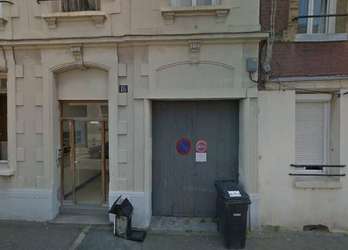 Garage à proximité de la gare à louer