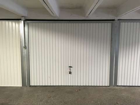 Garage fermé et individuel / Proche de Lyon