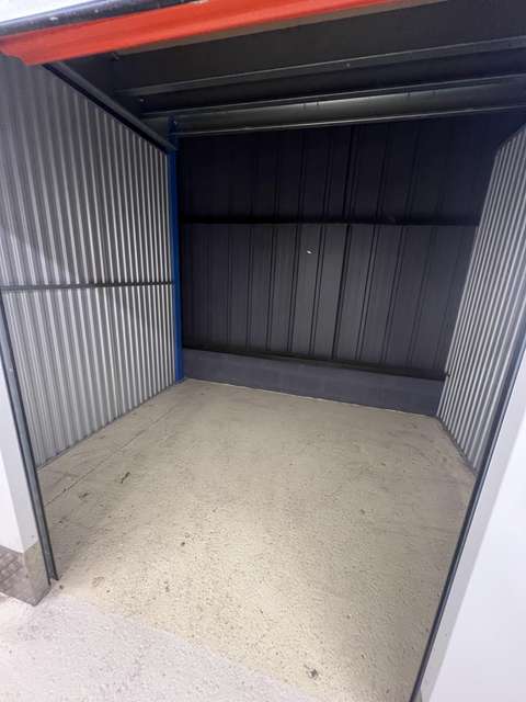 Box de 9m2 - Mondeville