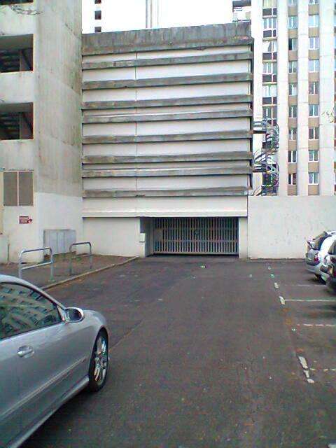 Box de 15 m2, ultra sécurisé en résidence