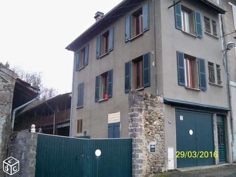 local pour stockage de meubles,