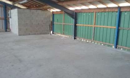 Espace de stockage à louer dans hangar