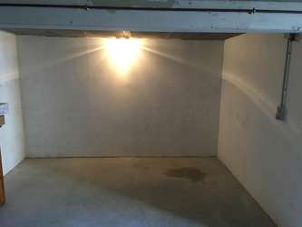 Stockage petit meuble, moto....Idéal pour étudiants!!!