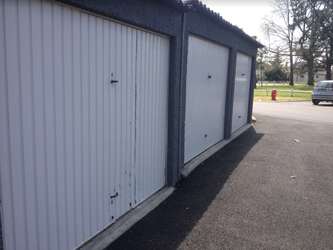 Loue box pour stockage ou garde meuble à Blanquefort
