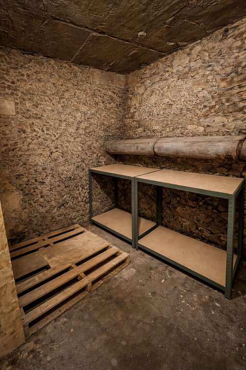 Cave de 4 m² Paris 9ème - parfaitement
