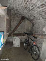 2 caves à vin dans le 75001