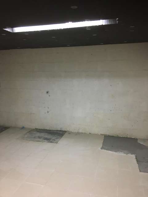Pièce carrelée au sous sol
