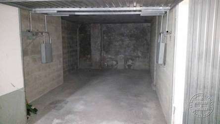 Location très grand box fermé