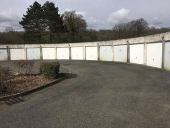 Garage fermé pour stockage Pomponne