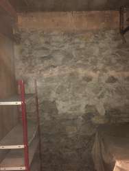 Cave dans vieil immeuble