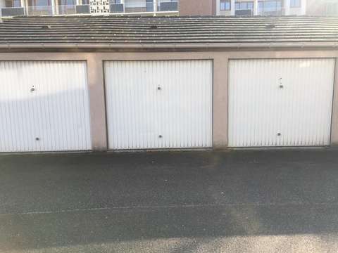 Garage / Garde-meuble à Évreux
