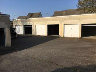 Garage / Garde-meuble sécurisé à louer