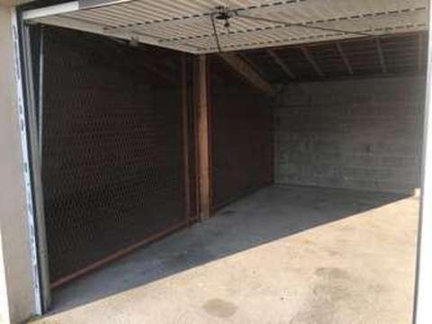 Garage de plain-pied à Évreux