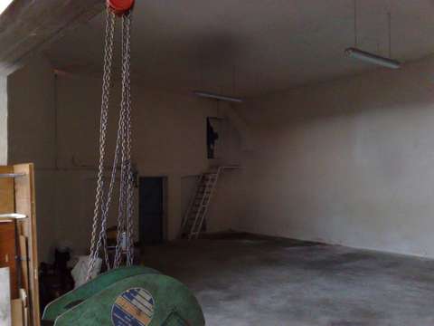Garage clos, au sec, pour stockage divers