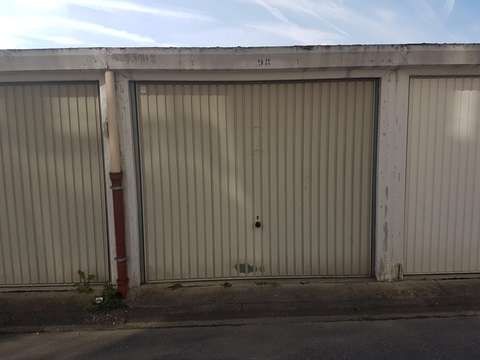 Garage / box de stockage rez-de-chaussée