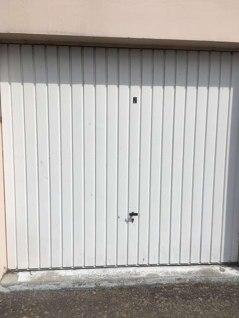 Garage de 15m² proche piscine
