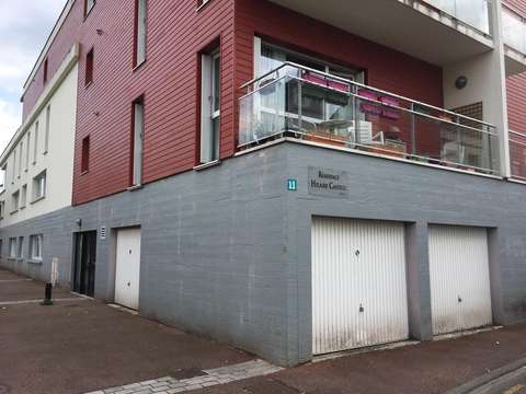 Grand garage sécurisé à Petit Quevilly