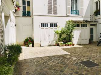Garde meublé box stockage dans le marais