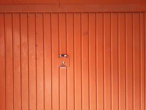 Garage en rez-de-chaussée couvert à Val-de-Reuil