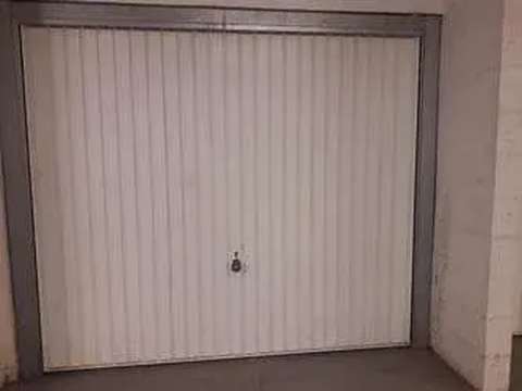 Garage sécurisé à louer