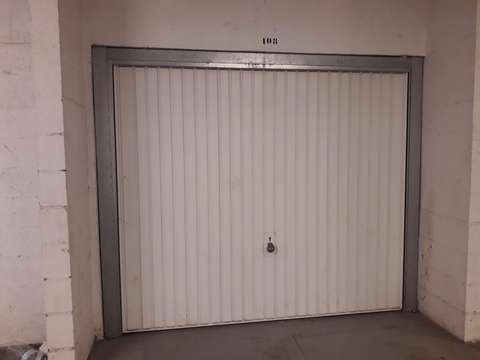 Garage sécurisé à louer