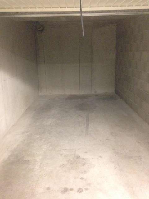 Garage en sous-sol à louer