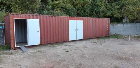 Compartiment 3M2 dans conteneur maritime fermé par porte