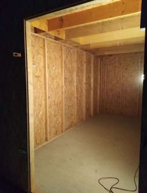 Espace de stockage dans box pour garde-meuble