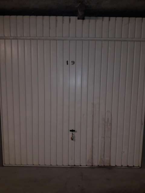 Location grand garage Mions