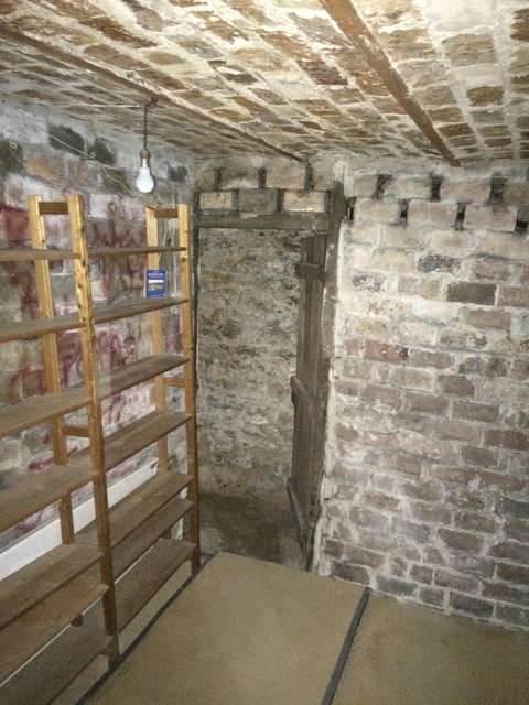 Cave propre et aérée 7m², Paris 17ème, rue