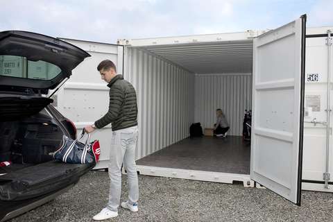 Box de stockage, garde meuble, neuf en libre