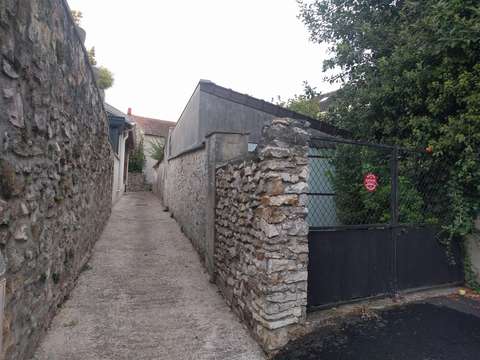 Espace de stockage - Bussy-st-George 77600 - Garage
