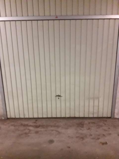 Garage / sous sol / Oullins centre