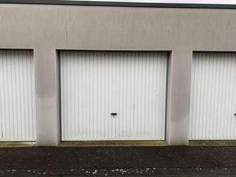Garage / Parking / Box