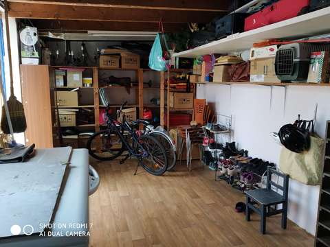 Espace de stockage dans garage sécurisé facile d'accès