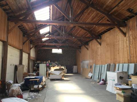 Entrepôt de stockage pour voiture, camping-car, garde meuble...