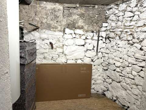 Cave centre ville d'Evian