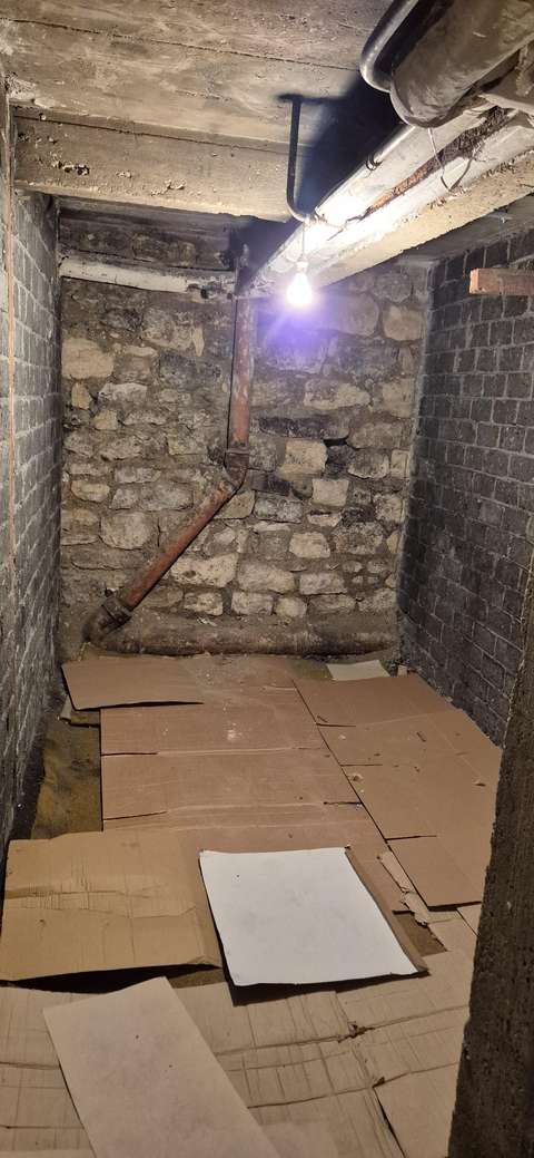 Cave saine et très accessible idéal pour stocker