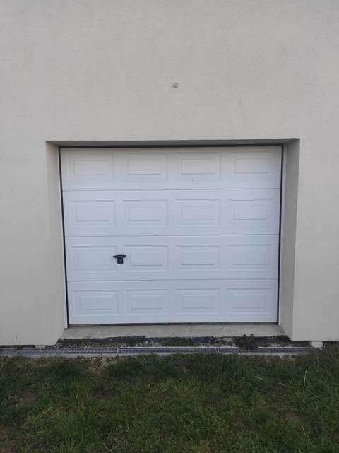 Surface de garage à louer