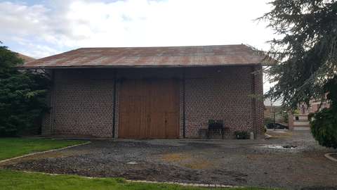 Stockez a l étage d une jolie grange