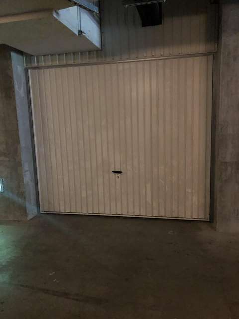 Garage fermé en location / St Martin le