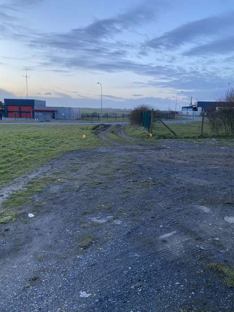 Entrepôt stockage situé ZA La Vacquerie Gouzeaucourt 360