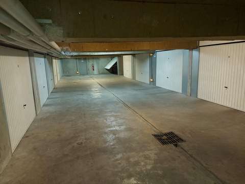 Grand garage / Box à louer