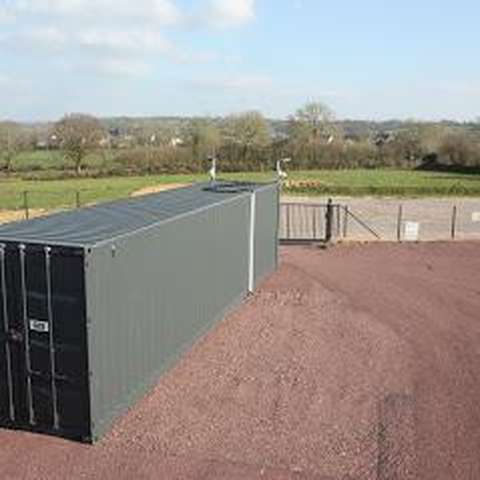 BOX DE STOCKAGE 28m2 & 76m3 / GARDE