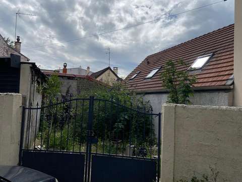 hangar + jardin pour stockage (ancienne menuiserie)