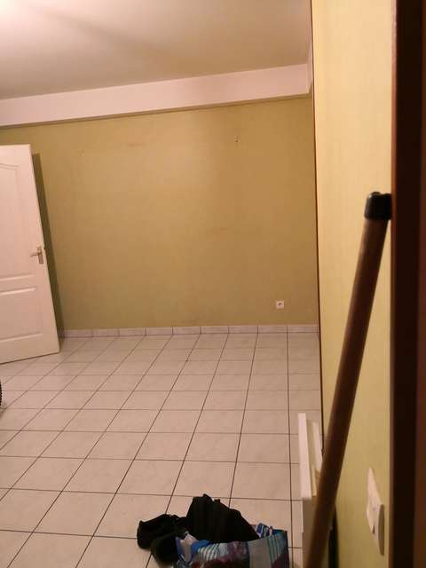 Pièce de 20m2 proche gare de Combs-la-ville