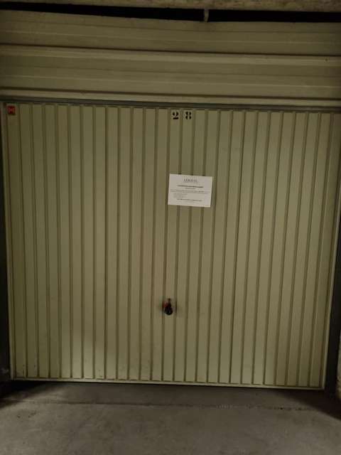 Garage fermé sous sol Lillebonne 14m2