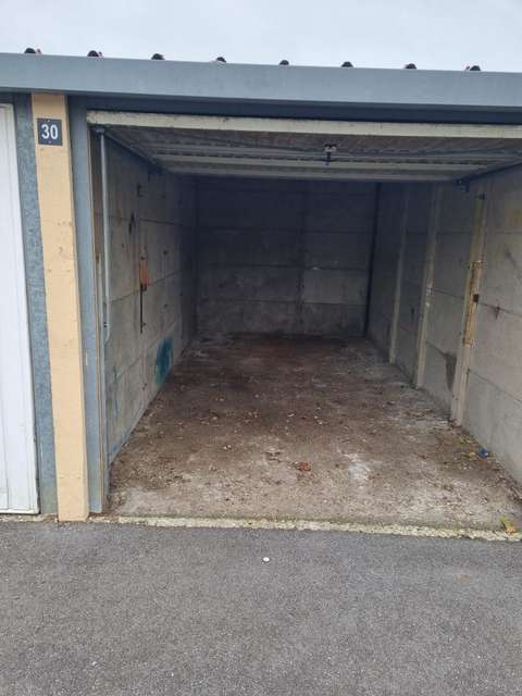Location Yvetot 11m2 : stockage ou parking