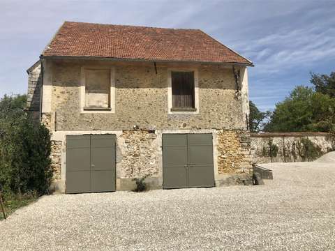 STOCKAGE 30m² - Particuliers et professionnels - Proche