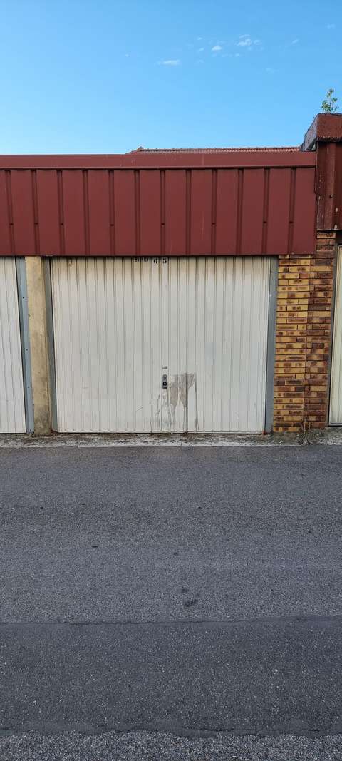 Box stockage / parking fermé